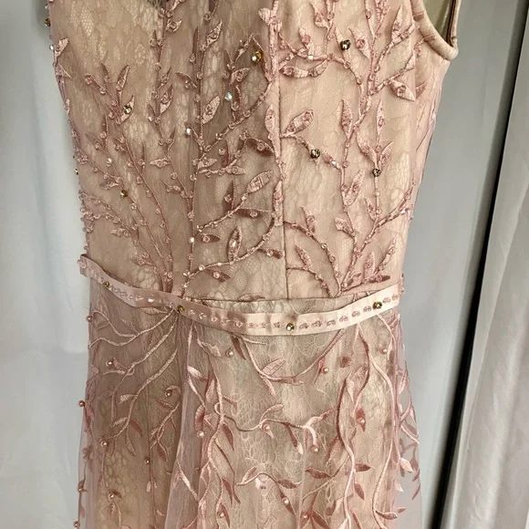 Elegant floral embroidered night or special event dress - Picture 16 of 16